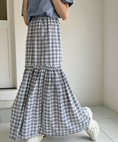 at12:03（アットイチニーゼロサン）の「ティアードスリットロングスカート（スカート・レディース・ホワイト・FREE）」の3枚目の写真