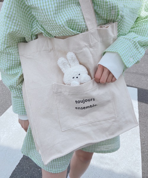 AS KNOW AS plus（アズノゥアズプラス）の「●ずっと一緒トートバッグ（トートバッグ・レディース・ホワイト系その他/グレー系その他/ブラウン系その他/ベージュ系その他/ベージュ系その他2・FREE）」の2枚目の写真