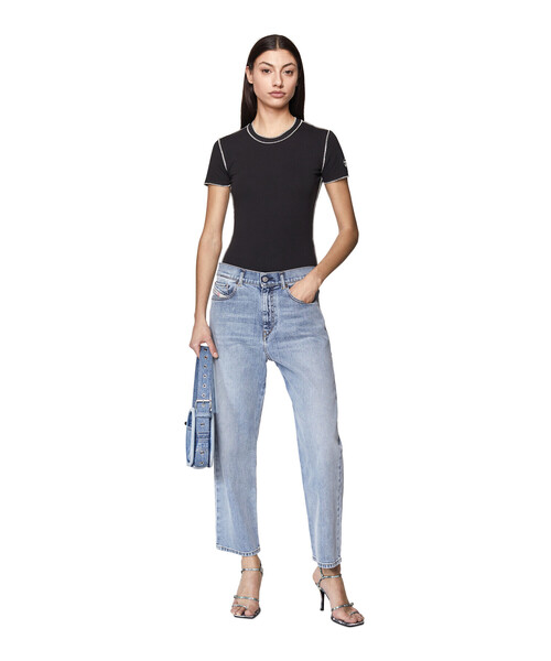 DIESEL(ディーゼル)の「レディース トップス Tシャツ クルーネック 半袖(Tシャツ/カットソー・レディース・アイボリー/ブラック・LARGE/SMALL/MEDIUM/X-LARGE)」の11枚目の写真