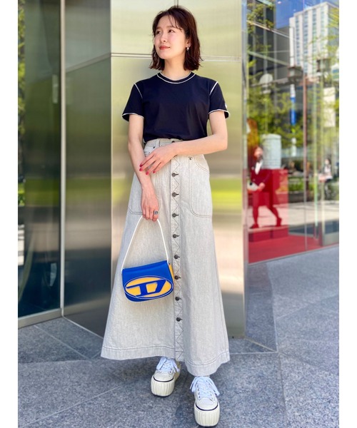 DIESEL(ディーゼル)の「レディース トップス Tシャツ クルーネック 半袖(Tシャツ/カットソー・レディース・アイボリー/ブラック・LARGE/SMALL/MEDIUM/X-LARGE)」の15枚目の写真