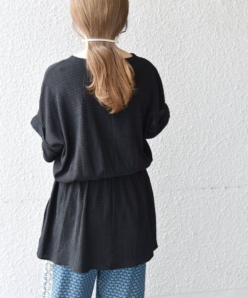 SHIPS any（シップス エニィ）の「SHIPS any:〈ウォッシャブル〉シャーリング ライク ペプラム TEE◇（Tシャツ/カットソー・レディース・ブラック/その他・ONE SIZE）」の19枚目の写真