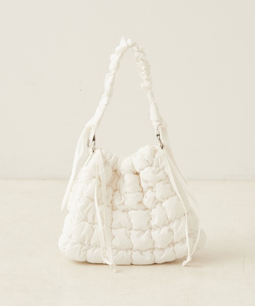 Chico(チコ)の「ナイロンキルティング2wayショルダー(ショルダーバッグ・レディース・ホワイト/ブラック/ミント・FREE)」の6枚目の写真