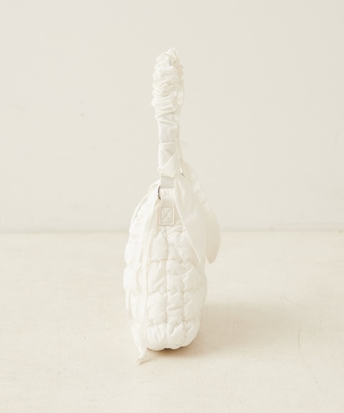 Chico(チコ)の「ナイロンキルティング2wayショルダー(ショルダーバッグ・レディース・ホワイト/ブラック/ミント・FREE)」の9枚目の写真