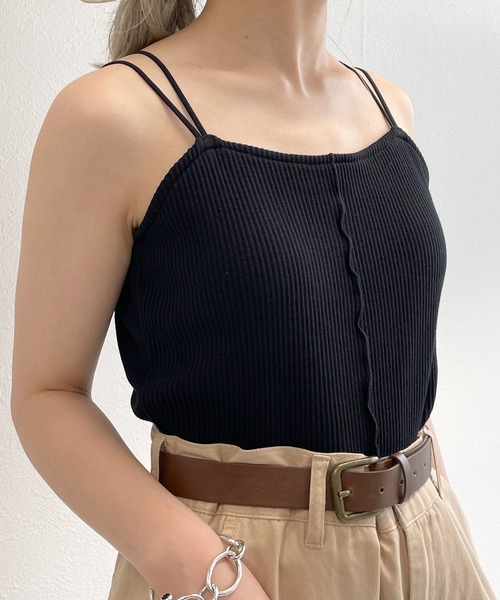 w closet(ダブルクローゼット)の「カップ付きショートキャミソール(キャミソール・レディース・オフホワイト/ブラック/モカ・FREE)」の1枚目の写真