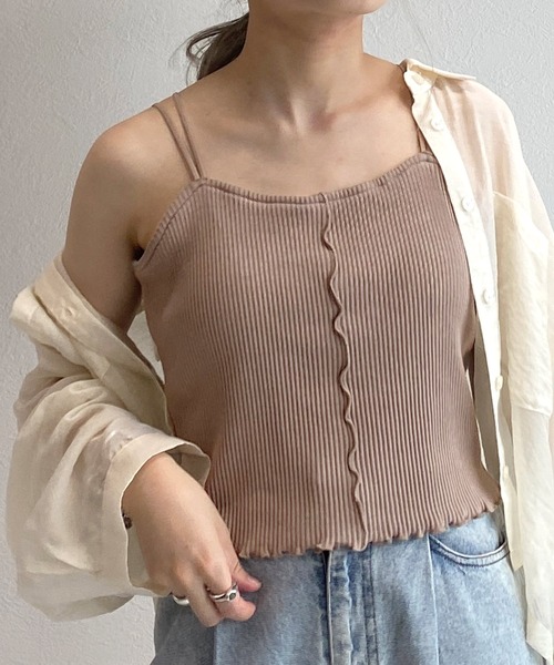 w closet(ダブルクローゼット)の「カップ付きショートキャミソール(キャミソール・レディース・オフホワイト/ブラック/モカ・FREE)」の3枚目の写真