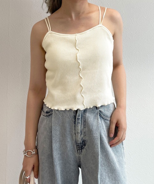 w closet(ダブルクローゼット)の「カップ付きショートキャミソール(キャミソール・レディース・オフホワイト/ブラック/モカ・FREE)」の9枚目の写真