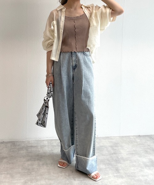 w closet(ダブルクローゼット)の「カップ付きショートキャミソール(キャミソール・レディース・オフホワイト/ブラック/モカ・FREE)」の14枚目の写真
