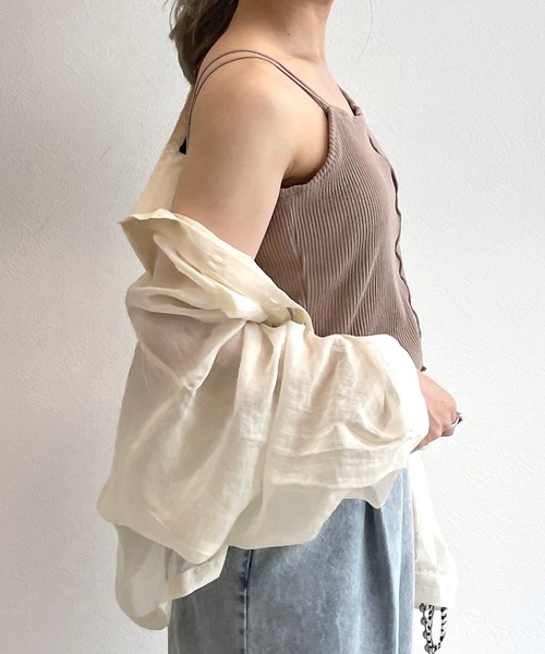 w closet(ダブルクローゼット)の「カップ付きショートキャミソール(キャミソール・レディース・オフホワイト/ブラック/モカ・FREE)」の16枚目の写真