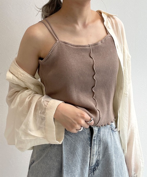 w closet(ダブルクローゼット)の「カップ付きショートキャミソール(キャミソール・レディース・オフホワイト/ブラック/モカ・FREE)」の18枚目の写真