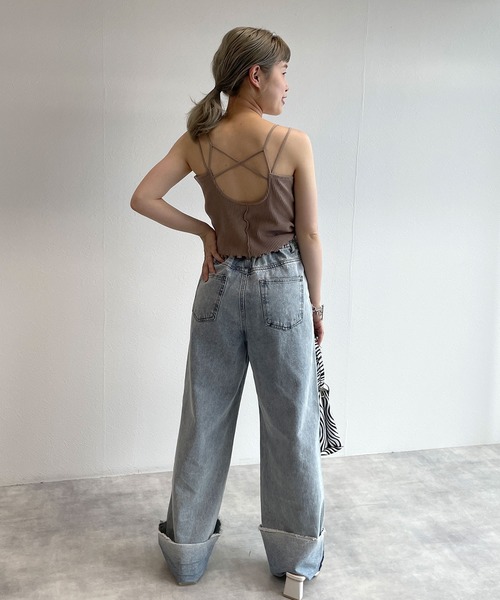 w closet(ダブルクローゼット)の「カップ付きショートキャミソール(キャミソール・レディース・オフホワイト/ブラック/モカ・FREE)」の19枚目の写真
