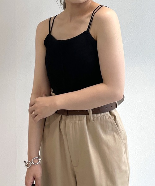 w closet(ダブルクローゼット)の「カップ付きショートキャミソール(キャミソール・レディース・オフホワイト/ブラック/モカ・FREE)」の22枚目の写真
