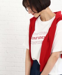 SHOO・LA・RUE（シューラルー）の「◆【プチプラ/S-L】配列ロゴプリントTシャツ（Tシャツ/カットソー）」