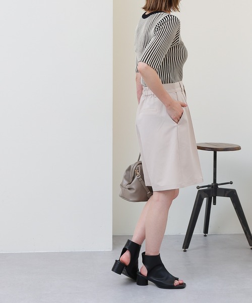 COLONY 2139（コロニートゥーワンスリーナイン）の「セットアップ対応 / TRPUピンタックバミューダパンツ/ハーフパンツ（その他パンツ・レディース・ブラック/アイボリー・FREE）」の13枚目の写真