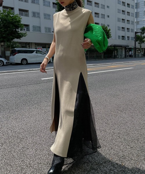 Ameri(アメリ)の「ALONG SLIT LONG KNIT TOP(その他トップス・レディース・ブラック/ブルー/グレイッシュベージュ・FREE)」の12枚目の写真
