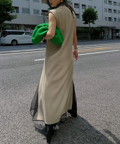 Ameri(アメリ)の「ALONG SLIT LONG KNIT TOP(その他トップス・レディース・ブラック/ブルー/グレイッシュベージュ・FREE)」の19枚目の写真