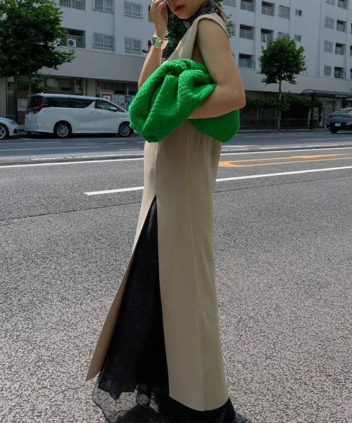 Ameri(アメリ)の「ALONG SLIT LONG KNIT TOP(その他トップス・レディース・ブラック/ブルー/グレイッシュベージュ・FREE)」の10枚目の写真