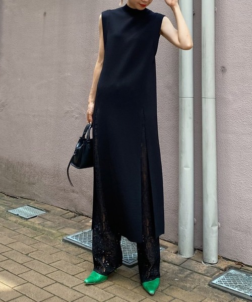 Ameri(アメリ)の「ALONG SLIT LONG KNIT TOP(その他トップス・レディース・ブラック/ブルー/グレイッシュベージュ・FREE)」の4枚目の写真