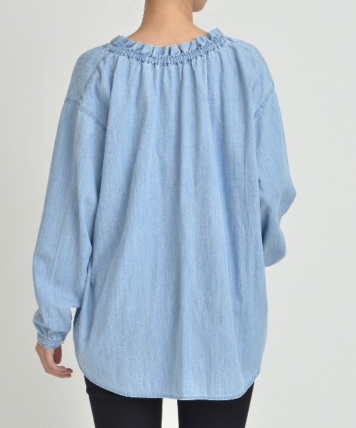 Moname（モナーム）の「デニム フリル ブラウス（シャツ/ブラウス・レディース・ブルー・FREE）」の4枚目の写真