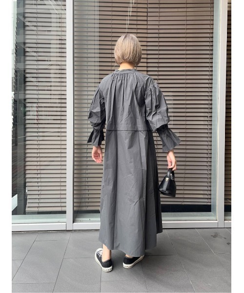 LAATO（ラート）の「FREELY SHIRTS ONE-PIECE（ワンピース・レディース・チャコールグレー/グレー・FREE）」の11枚目の写真