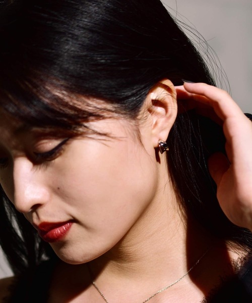 LHME（エルエイチエムイー）の「LHME リーフフープピアス/サージカルステンレス316L（金属アレルギー対応）（ピアス（両耳用）・レディース・シルバー/ゴールド・ONE SIZE）」の7枚目の写真