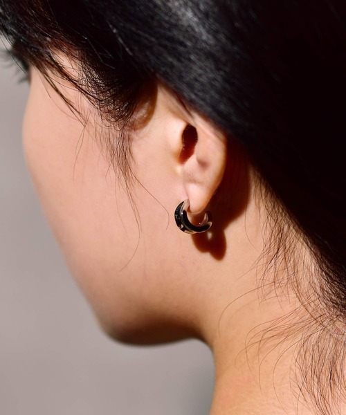 LHME（エルエイチエムイー）の「LHME リーフフープピアス/サージカルステンレス316L（金属アレルギー対応）（ピアス（両耳用）・レディース・シルバー/ゴールド・ONE SIZE）」の4枚目の写真