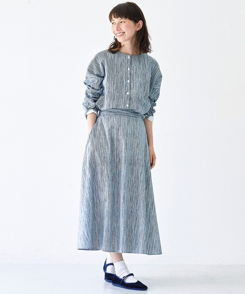 Sunny clouds(サニークラウズ)の「サニークラウズ 十草ストライプシャツ〈レディース〉(シャツ/ブラウス・レディース・ホワイト×ネイビー・MEDIUM/LARGE/X-LARGE/XX-LARGE/NM)」の7枚目の写真