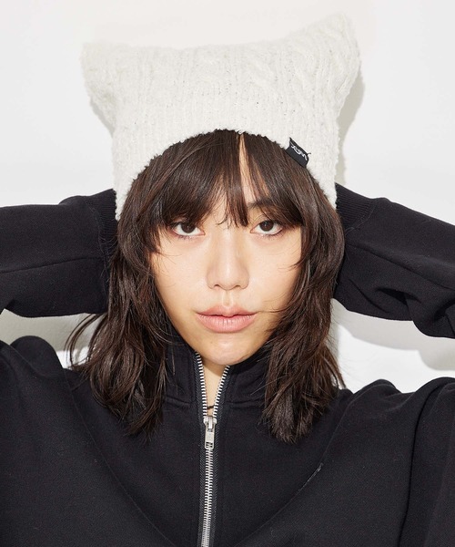 X-girl(エックスガール)の「CAT EAR KNIT CAP(ニットキャップ/ビーニー・レディース・ホワイト/ブラック/イエロー・ONE SIZE)」の2枚目の写真