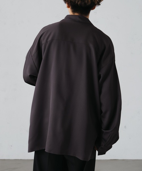 epnok（エプノック）の「サイドスリットベーシックルーズシャツ（シャツ/ブラウス・メンズ・チャコールグレー/オフホワイト/グレイッシュブルー/ブラック/モカ/グレイッシュベージュ・SMALL/LARGE/MEDIUM）」の9枚目の写真