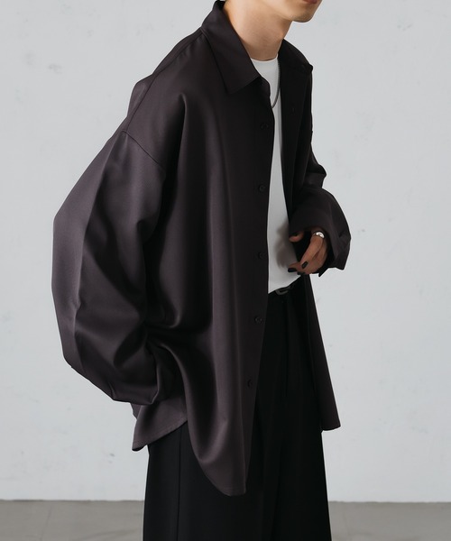 epnok（エプノック）の「サイドスリットベーシックルーズシャツ（シャツ/ブラウス・メンズ・チャコールグレー/オフホワイト/グレイッシュブルー/ブラック/モカ/グレイッシュベージュ・SMALL/LARGE/MEDIUM）」の8枚目の写真