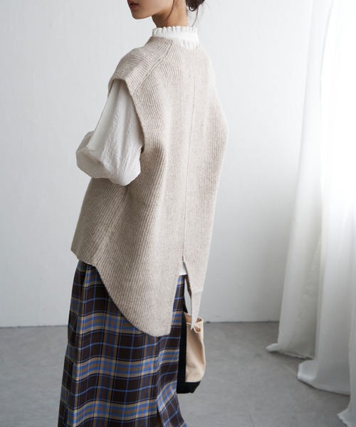 LBC（エルビーシー）の「cafeウールバックスリットベスト（ベスト・レディース・グレー/ブラック/ベージュ・M）」の3枚目の写真