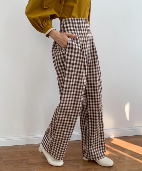 ECLIN（エクラン）の「ハイウエストギンガムチェックセミワイドパンツ（その他パンツ・レディース・ブラック/ブラウン/グリーン・S/M/L）」の4枚目の写真