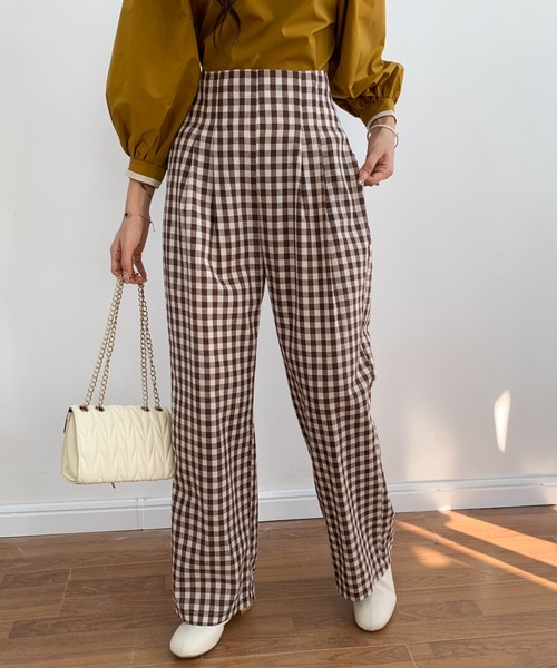 ECLIN（エクラン）の「ハイウエストギンガムチェックセミワイドパンツ（その他パンツ・レディース・ブラック/ブラウン/グリーン・S/M/L）」の5枚目の写真