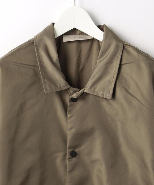 FOG ESSENTIALS(エフオージーエッセンシャルズ)の「<FEAR OF GOD ESSENTIALS> COACH JACKET2/コーチジャケット(ナイロンジャケット・メンズ・ブラック/ダークブラウン・M/L/S)」の4枚目の写真