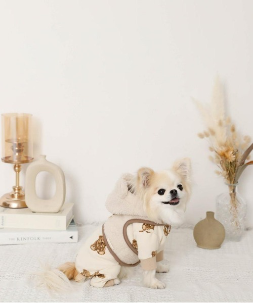 moncheri(モンシェリ)の「耳付きフードボアハーネス / 犬服 / ドッグウェア(リード/ハーネス/首輪・レディース・ベージュ/アイボリー・S/M/L/XL)」の8枚目の写真