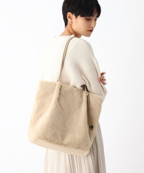 OPAQUE.CLIP(オペークドットクリップ)の「◆フェイクファートートバッグ【A4サイズ収納可】(トートバッグ・レディース・ライトベージュ/グレー/オフホワイト/ダークブラウン・00)」の4枚目の写真