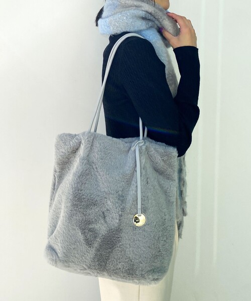 OPAQUE.CLIP(オペークドットクリップ)の「◆フェイクファートートバッグ【A4サイズ収納可】(トートバッグ・レディース・ライトベージュ/グレー/オフホワイト/ダークブラウン・00)」の9枚目の写真