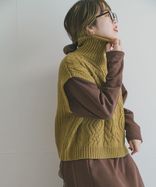 ITEMS URBANRESEARCH（アイテムズ アーバンリサーチ）の「ケーブルニットベスト（ベスト・レディース・チャコールグレー/ベージュ/グリーン系その他・FREE）」の11枚目の写真