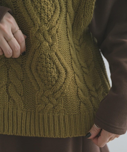 ITEMS URBANRESEARCH（アイテムズ アーバンリサーチ）の「ケーブルニットベスト（ベスト・レディース・チャコールグレー/ベージュ/グリーン系その他・FREE）」の15枚目の写真