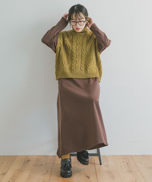 ITEMS URBANRESEARCH（アイテムズ アーバンリサーチ）の「ケーブルニットベスト（ベスト・レディース・チャコールグレー/ベージュ/グリーン系その他・FREE）」の20枚目の写真