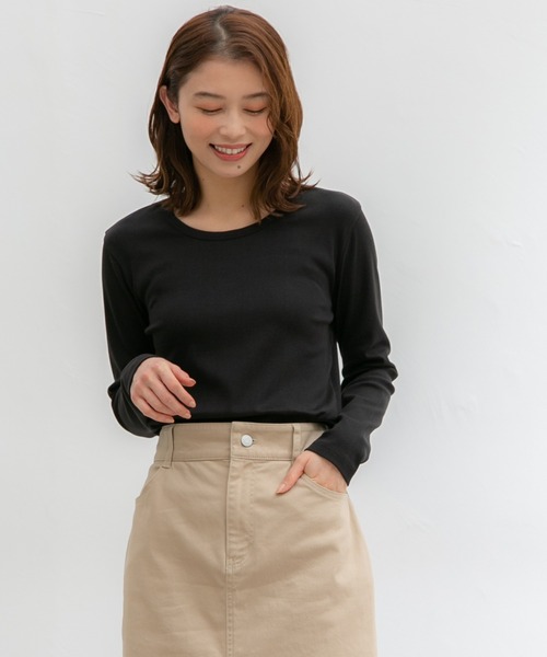 Honeys（ハニーズ）の「オーガニックＵネックＴシャツ（Tシャツ/カットソー・レディース・ブラック/ネイビー/オフホワイト/ベージュ×ブラック/ホワイト×ブラック・LL/L/M）」の4枚目の写真