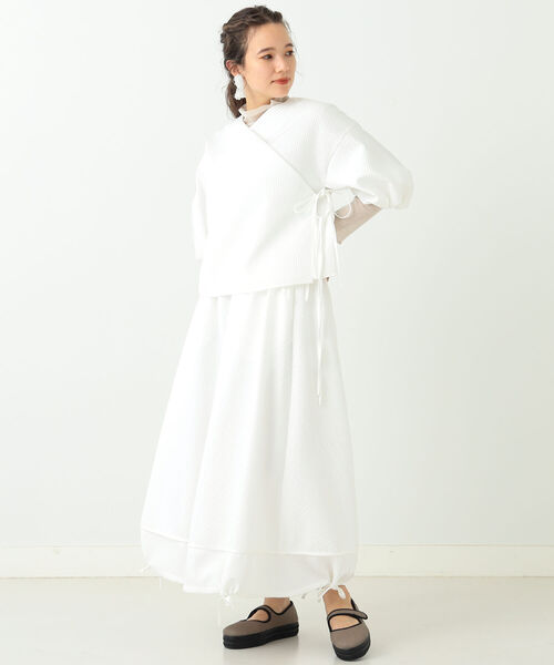 CAROLINA GLASER（カロリナ グレイサー）の「Aya × CAROLINA GLASER / カシュクール トップス（シャツ/ブラウス・レディース・ブラック/ホワイト・ONE SIZE）」の4枚目の写真