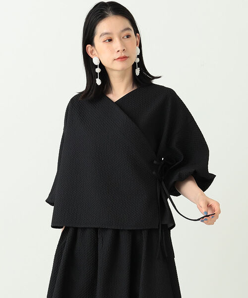 CAROLINA GLASER（カロリナ グレイサー）の「Aya × CAROLINA GLASER / カシュクール トップス（シャツ/ブラウス・レディース・ブラック/ホワイト・ONE SIZE）」の13枚目の写真