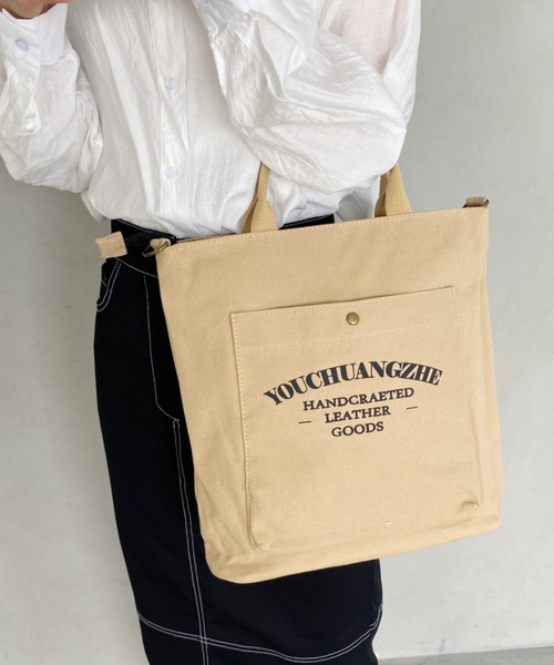 thank U more(サンキューモア)の「アウトポケット付き 万能 ロゴ ボックストートバッグ ショルダーバッグ マザーバッグ【大容量】(ショルダーバッグ・レディース・ブラック/ホワイト/ベージュ・FREE)」の3枚目の写真