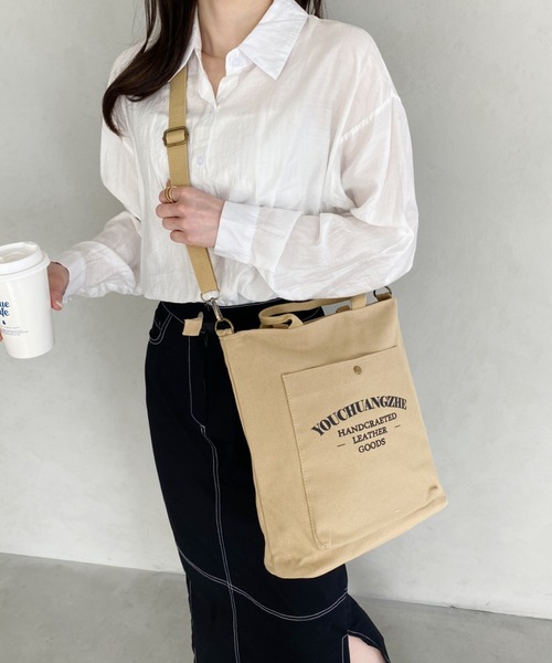 thank U more(サンキューモア)の「アウトポケット付き 万能 ロゴ ボックストートバッグ ショルダーバッグ マザーバッグ【大容量】(ショルダーバッグ・レディース・ブラック/ホワイト/ベージュ・FREE)」の4枚目の写真