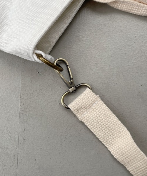 thank U more(サンキューモア)の「アウトポケット付き 万能 ロゴ ボックストートバッグ ショルダーバッグ マザーバッグ【大容量】(ショルダーバッグ・レディース・ブラック/ホワイト/ベージュ・FREE)」の20枚目の写真