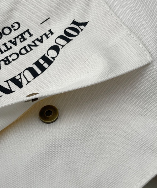 thank U more(サンキューモア)の「アウトポケット付き 万能 ロゴ ボックストートバッグ ショルダーバッグ マザーバッグ【大容量】(ショルダーバッグ・レディース・ブラック/ホワイト/ベージュ・FREE)」の7枚目の写真