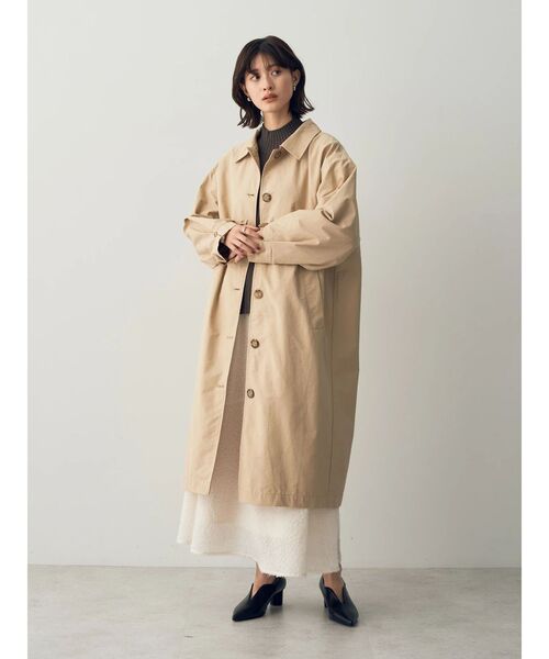 YECCA VECCA（イェッカヴェッカ）の「袖タックデザインステンカラーコート（ステンカラーコート・レディース・ベージュ/ネイビー・FREE）」の3枚目の写真