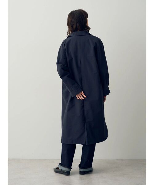YECCA VECCA（イェッカヴェッカ）の「袖タックデザインステンカラーコート（ステンカラーコート・レディース・ベージュ/ネイビー・FREE）」の8枚目の写真