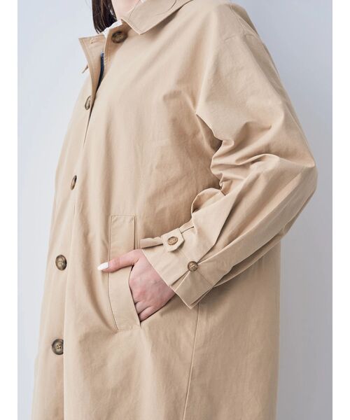 YECCA VECCA（イェッカヴェッカ）の「袖タックデザインステンカラーコート（ステンカラーコート・レディース・ベージュ/ネイビー・FREE）」の14枚目の写真
