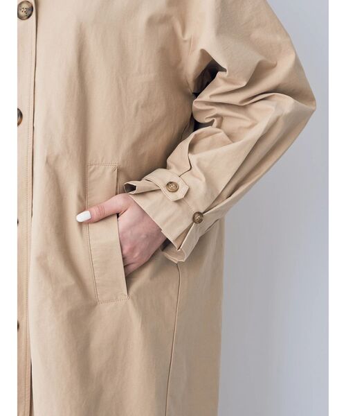 YECCA VECCA（イェッカヴェッカ）の「袖タックデザインステンカラーコート（ステンカラーコート・レディース・ベージュ/ネイビー・FREE）」の15枚目の写真